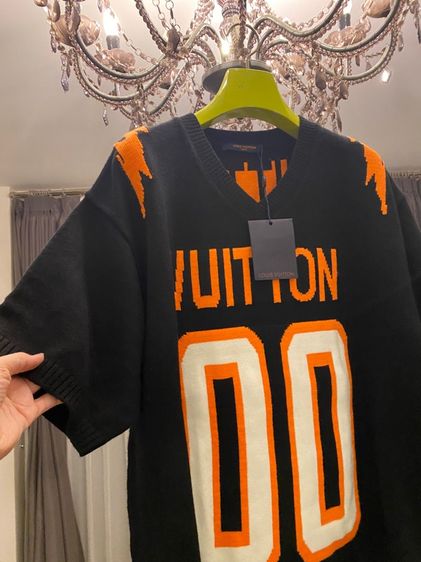 หลุยส์วิตตอง เสื้อแขนสั้น สภาพใหม่เอี่ยม รูปที่ 3