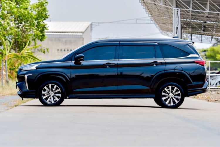 Toyota Veloz 2024 1.5 Smart Van เบนซิน ไม่ติดแก๊ส เกียร์อัตโนมัติ ดำ รูปที่ 2