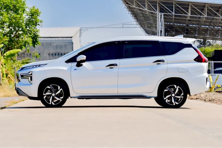 Mitsubishi Xpander 2024 1.5 Cross Van ไฮบริด ไม่ติดแก๊ส เกียร์อัตโนมัติ เทา รูปที่ 2