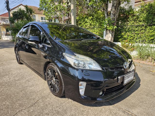 Toyota Prius 2012 1.8 Hybrid Top Option Grade Sedan ปลั๊กอินไฮบริด (PHEV) ไม่ติดแก๊ส เกียร์อัตโนมัติ ดำ รูปที่ 2