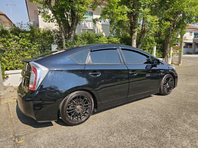 รถ Toyota Prius 1.8 Hybrid Top Option Grade สี ดำ