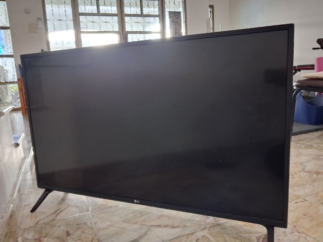 สมาร์ททีวี. LG. 43"  ใช้งานได้ตามปกติ. เชื่อมต่อคอนพิวเตอร์ได้