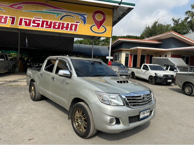รถ Toyota Hilux Vigo Champ Double Cab 2.5 G VNT สี บรอนซ์เงิน