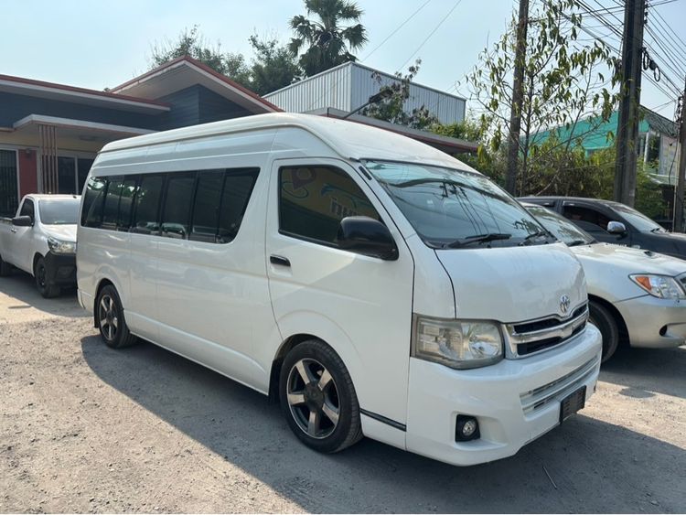 Toyota Commuter 2011 2.5 Van ดีเซล ไม่ติดแก๊ส เกียร์ธรรมดา ขาว รูปที่ 2