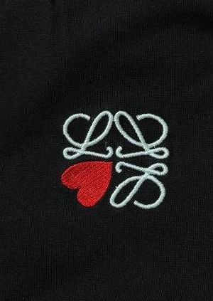 LOEWE Anagram Heart Logo Embroidered crewneck T-Shirt  รูปที่ 5