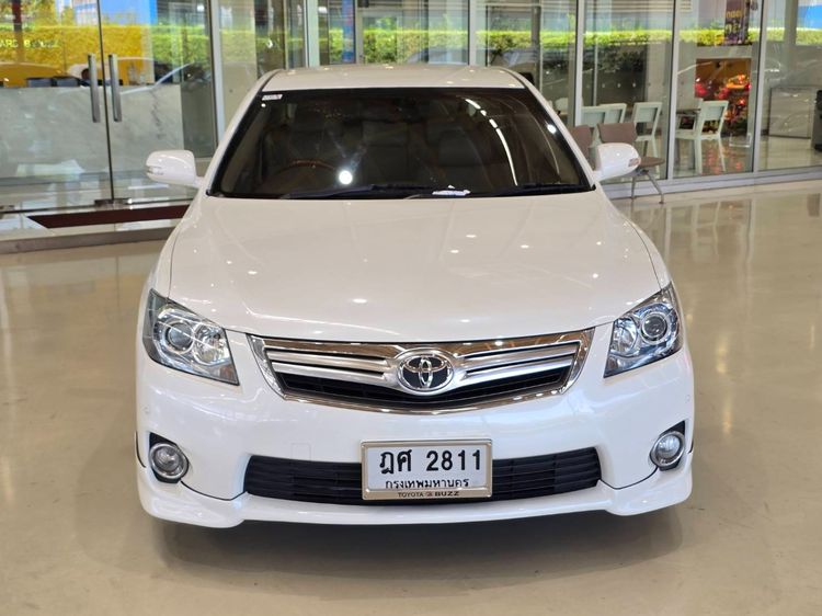 รถ Toyota Camry 2.5 Hybrid สี ขาว