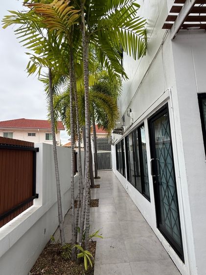 อื่นๆ 2014 มีบางส่วน บ้านหัวมุม ทำเลดีใกล้บางแสน รูปที่ 4