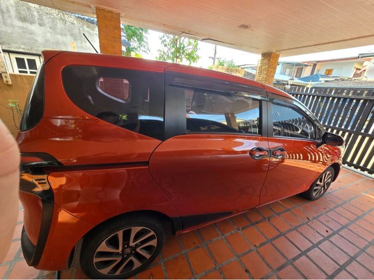Toyota Sienta 2019 1.5 V Utility-car เบนซิน ไม่ติดแก๊ส เกียร์อัตโนมัติ ส้ม รูปที่ 3