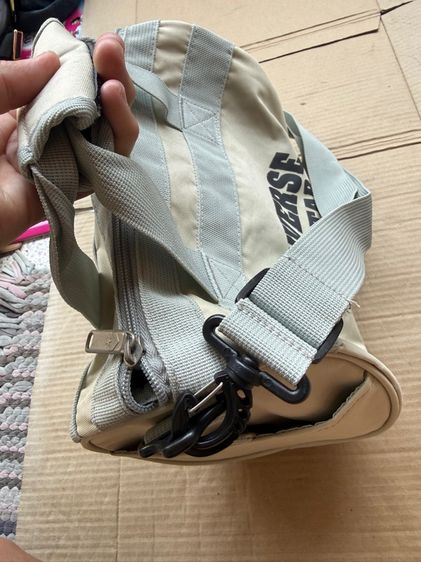 กระเป๋าสะพายทรงหมอน สีเฟดทั่งใบ รูปที่ 8