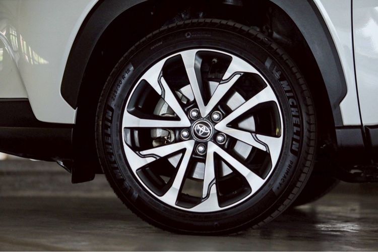 Toyota Corolla Cross 2023 1.8 Hybrid Premium Utility-car ไฮบริด ไม่ติดแก๊ส เกียร์อัตโนมัติ ขาว รูปที่ 4