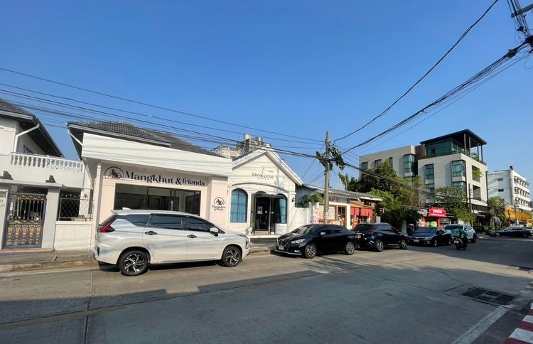 เซ้งร้านใหม่ ริมถนนพระราม 9 หลังห้างเดอะไนน์พระราม 9 ฐานลูกค้า โรงพยาบาลสัตว์