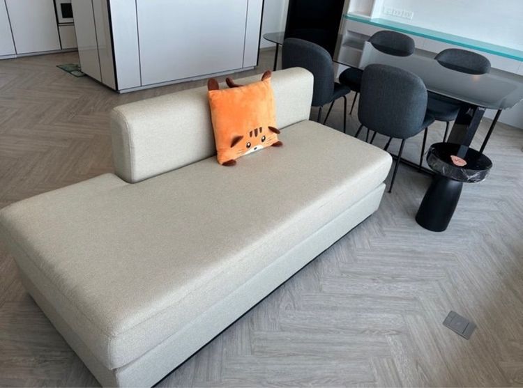 น้ำตาล 3 ที่นั่ง ขายโซฟาผ้า สภาพดี เบาะนุ่ม ขนาด 180 cm