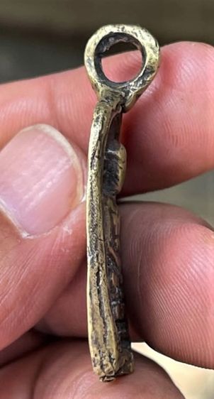 หลวงพ่อไปล่ 2478 เหรียญจอบรุ่นแรก วัดกำแพง เสื้อเกราะฝั่งธน พระบ้านเก่า รูปที่ 4