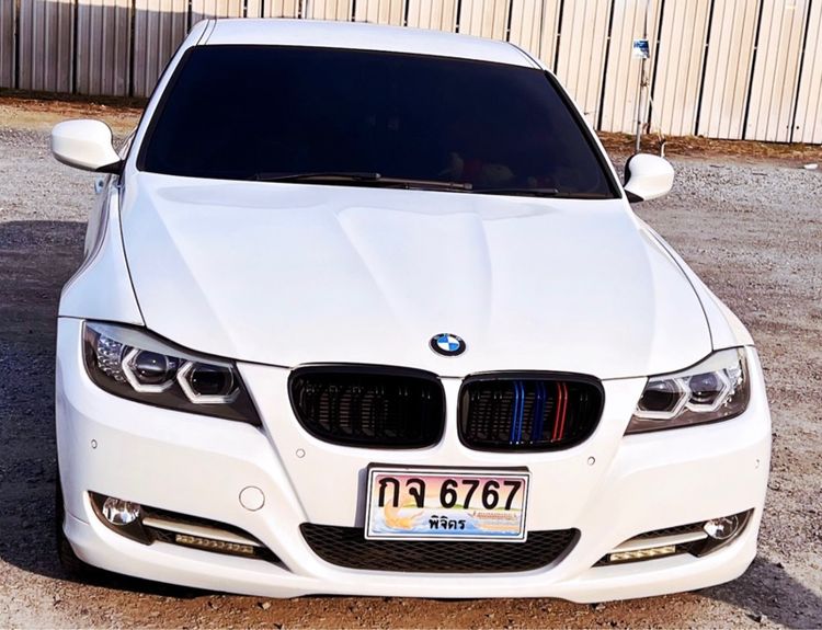 รถ BMW Series 3 320i สี ขาว