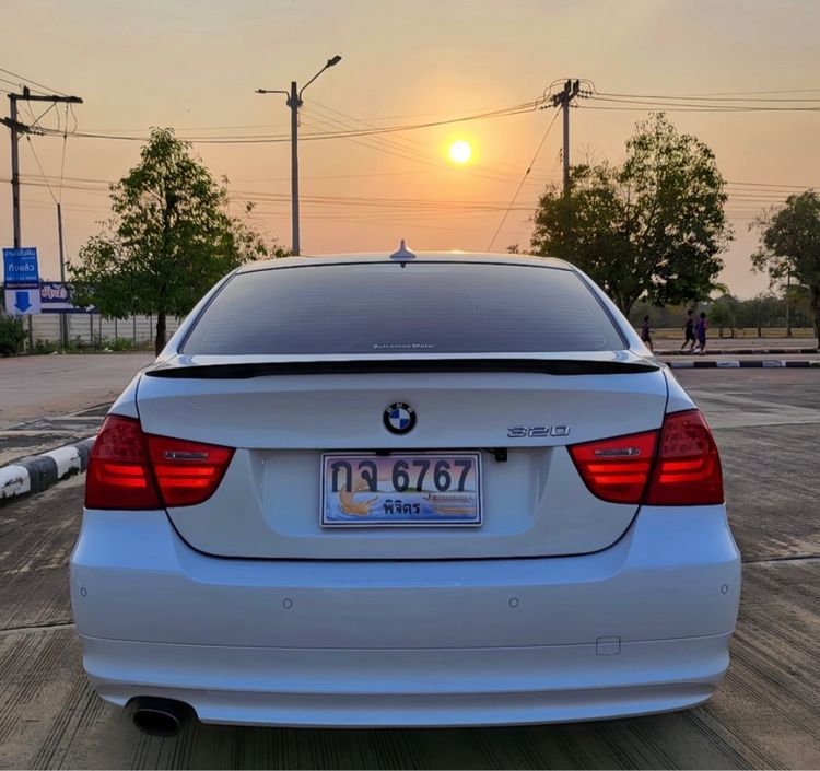BMW Series 3 2011 320i Sedan เบนซิน ไม่ติดแก๊ส เกียร์อัตโนมัติ ขาว รูปที่ 3