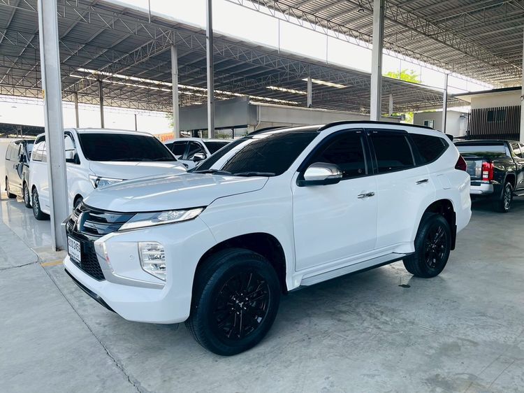 รถ Mitsubishi Pajero Sport 2.4  GT Premium Elite Edition  2WD สี ขาว
