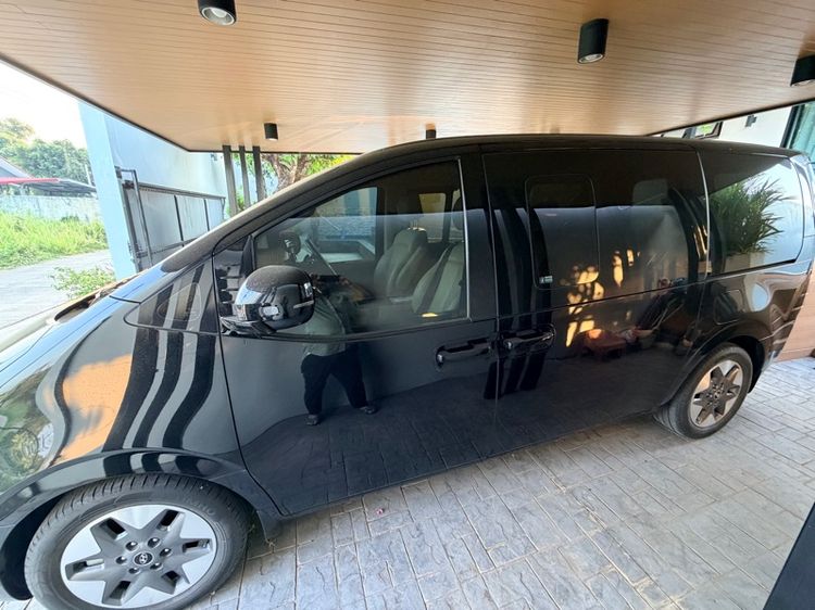 Hyundai Staria 2023 2.2 SEL Van ดีเซล ไม่ติดแก๊ส เกียร์อัตโนมัติ ดำ รูปที่ 3