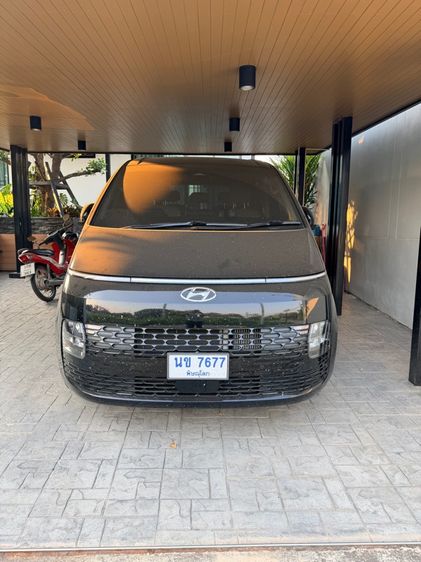 รถ Hyundai Staria 2.2 SEL สี ดำ