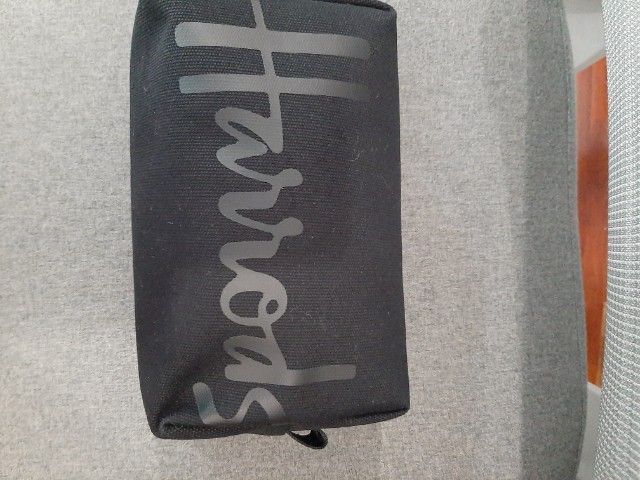 กระเป๋าเครื่องสำอางHarrods