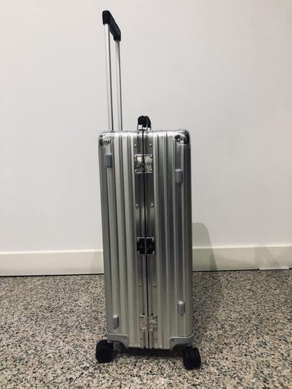 กระเป๋าเดินทางอลูมิเนียม RIMOWA  รุ่น Classic Check-In M  รูปที่ 6