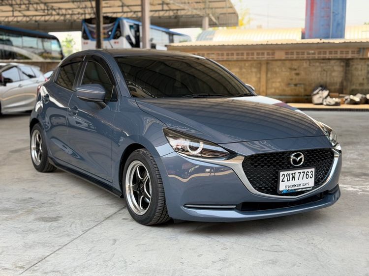 Mazda Mazda 2 2022 1.3 C Sports Sedan เบนซิน ไม่ติดแก๊ส เกียร์อัตโนมัติ เทา รูปที่ 3