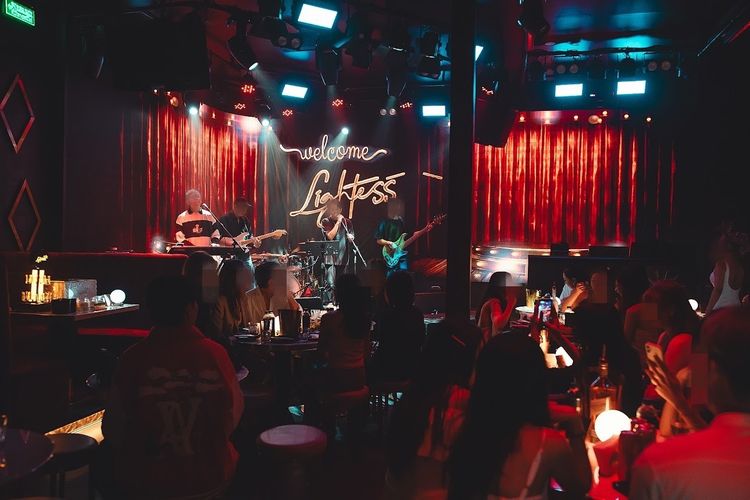 ร้านเครื่องดื่ม ชา กาแฟ แอลกอฮอล์ เซ้งร้านเหล้า ใจกลางทองหล่อ ร้านใหญ่สุดใน Marche Thonglor สร้างกว่า 60 ล้าน เซ้งเพียง 1.5 ล้าน