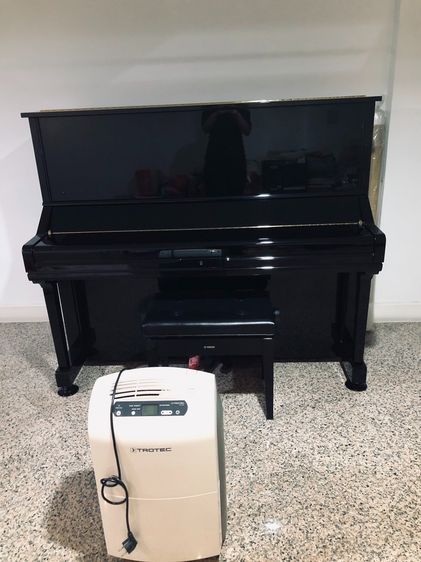 เปียโนอัพไรท์ เปียโน Yamaha รุ่น อัพไรท์เปียโน U3 พร้อมเครื่องดูดความชื้น เพื่อรักษาความชื้น