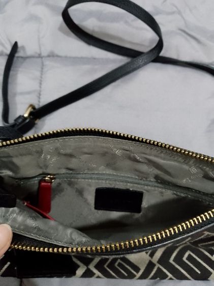 กระเป๋าสะพายครอสบอดี้Guy Laroche