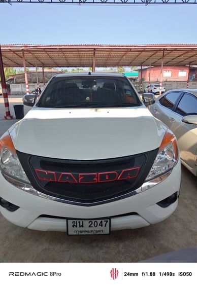 รถ Mazda BT-50 2.5 Hi-Racer สี ขาว