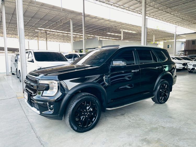 รถ Ford Everest 2.0 Titanium Plus สี ดำ