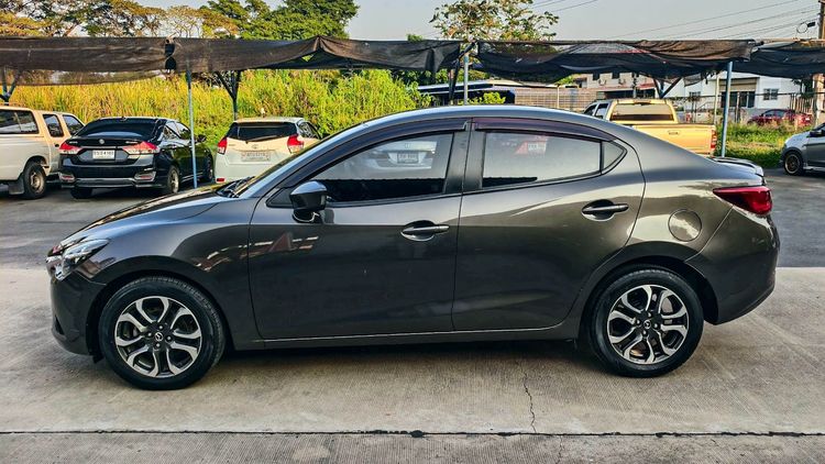 Mazda Mazda 2 2015 1.3 High Connect Sedan เบนซิน ไม่ติดแก๊ส เกียร์อัตโนมัติ ดำ รูปที่ 4