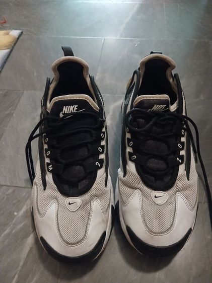 รองเท้าผ้าใบ Nike รูปที่ 2