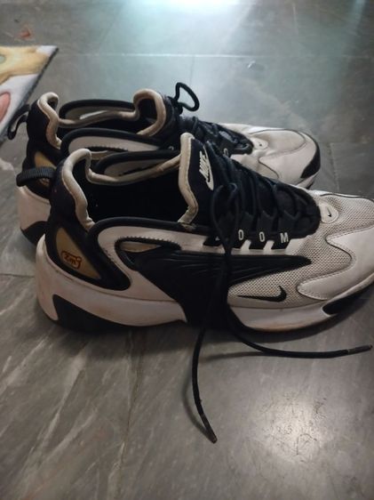 รองเท้าผ้าใบ Nike รูปที่ 4