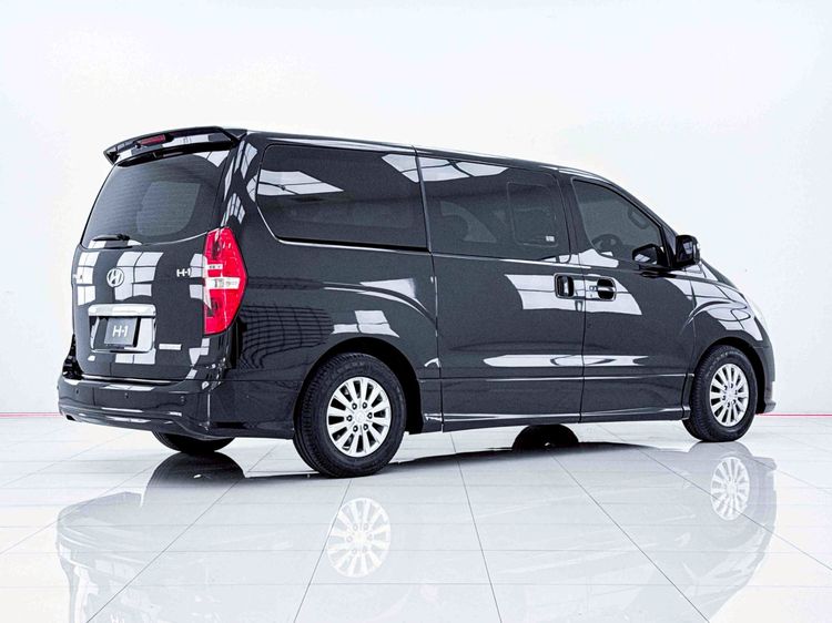 Hyundai H-1  2018 2.5 Deluxe Utility-car ดีเซล ไม่ติดแก๊ส เกียร์อัตโนมัติ ดำ รูปที่ 4