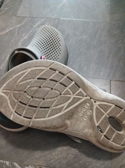 รองเท้า Crocs รูปที่ 2