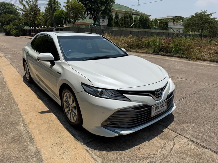 Toyota Camry 2020 2.5 HV Premium Sedan ไฮบริด ไม่ติดแก๊ส เกียร์อัตโนมัติ ขาว รูปที่ 3