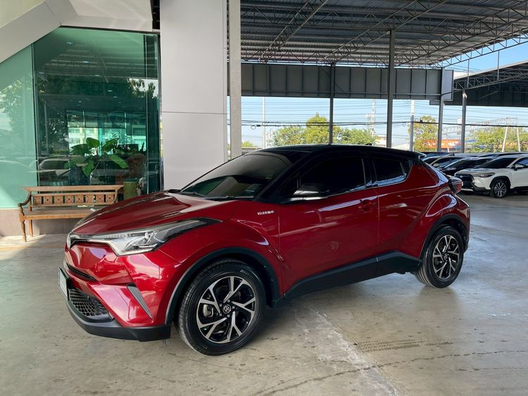 รถ Toyota C-HR 1.8 HV Hi สี แดง