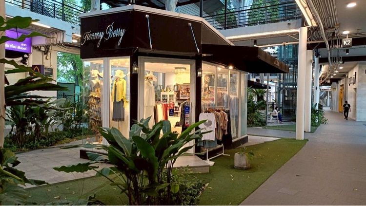 ปล่อยเซ้งร้านชุดออกงาน CDC เลียบด่วน (เปิดมา 12 ปี ฐานลูกค้าแน่น) รูปที่ 3