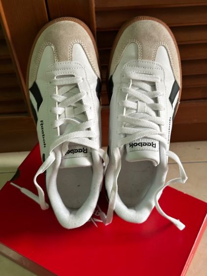 รองเท้า Reebok สีครีมขาว Size UK 5