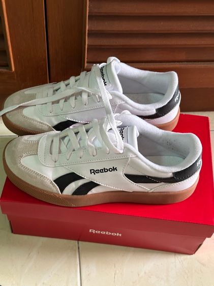 รองเท้า Reebok สีครีมขาว Size UK 5 รูปที่ 3
