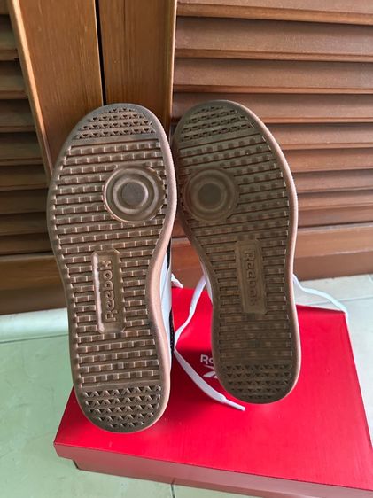 รองเท้า Reebok สีครีมขาว Size UK 5 รูปที่ 2