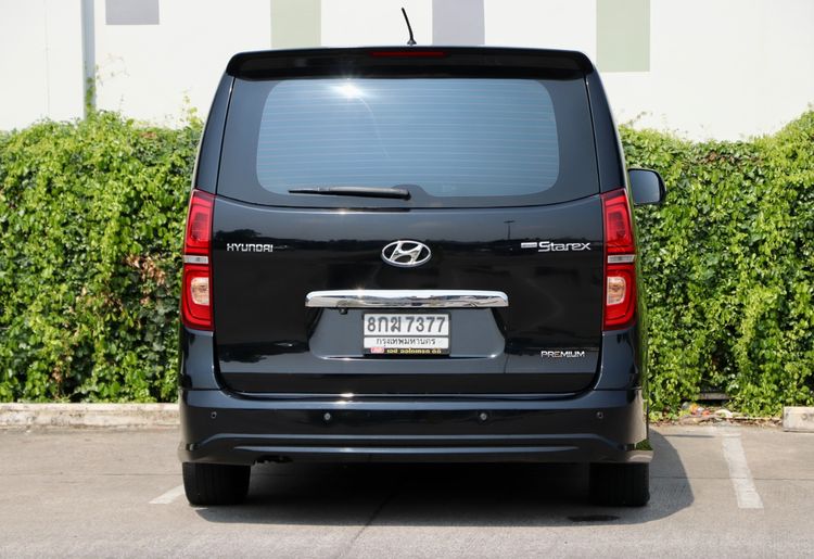 Hyundai H-1  2018 2.5 GRAND STAREX Van ดีเซล ไม่ติดแก๊ส เกียร์อัตโนมัติ ดำ รูปที่ 4