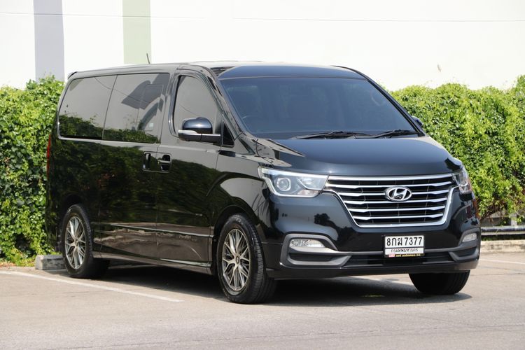 Hyundai H-1  2018 2.5 GRAND STAREX Van ดีเซล ไม่ติดแก๊ส เกียร์อัตโนมัติ ดำ รูปที่ 3