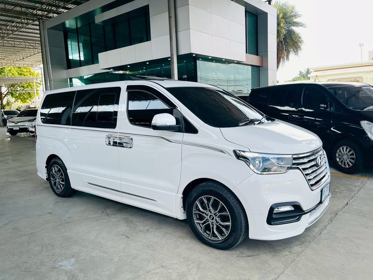 Hyundai H-1  2022 2.5 Limited III Van ดีเซล ไม่ติดแก๊ส เกียร์อัตโนมัติ ขาว รูปที่ 3