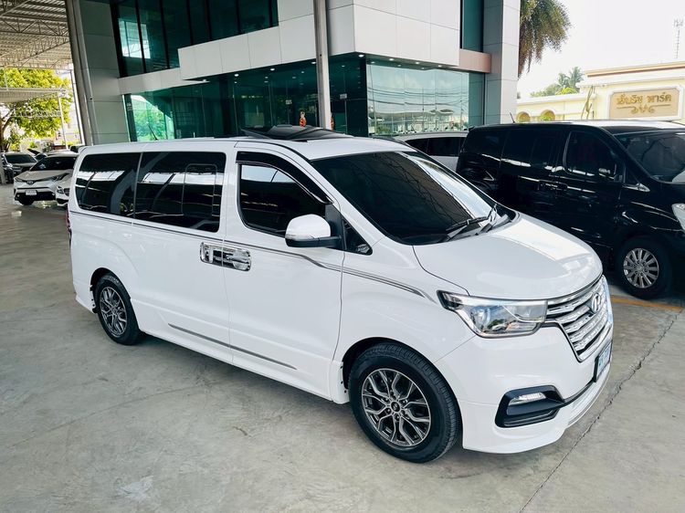 Hyundai H-1 2022 2.5 Limited III Van ดีเซล ไม่ติดแก๊ส เกียร์อัตโนมัติ ขาว รูปที่ 2