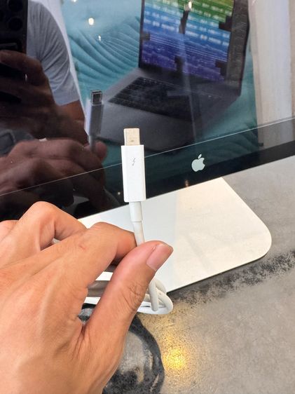 Apple Thunderbolt Display 27” 2012 ตัวสุดท้าย + สายใหม่ (เหลือ 1) รูปที่ 4