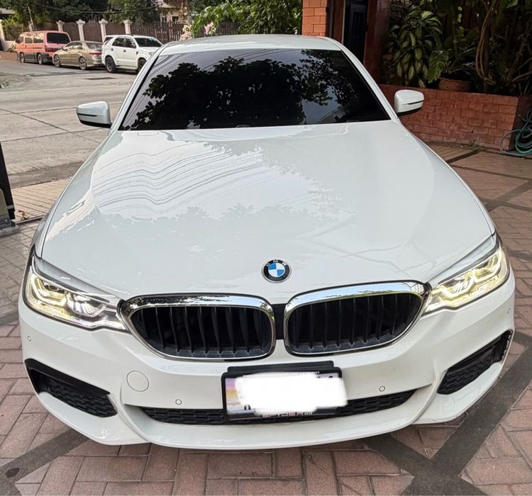รถ BMW Series 5 520d สี ขาว