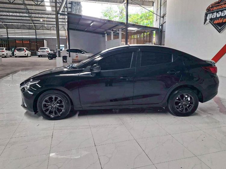 Mazda Mazda 2 2018 1.3 High Connect Sedan เบนซิน ไม่ติดแก๊ส เกียร์อัตโนมัติ ดำ รูปที่ 4
