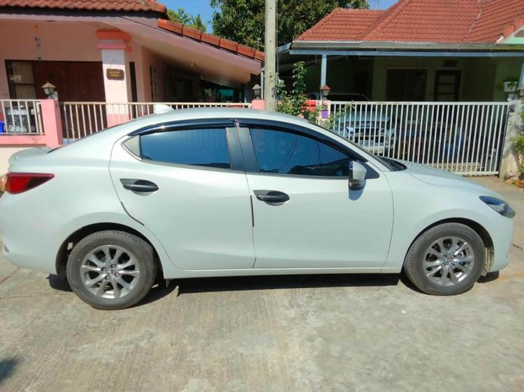 Mazda Mazda 2 2022 1.3 Skyactiv-G Sedan เบนซิน เกียร์อัตโนมัติ ขาว รูปที่ 4
