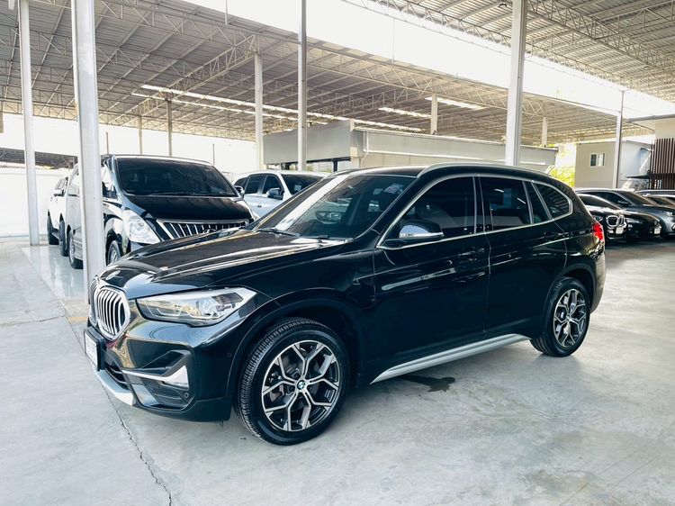 รถ BMW X1 2.0 sDrive20d xLine สี ดำ
